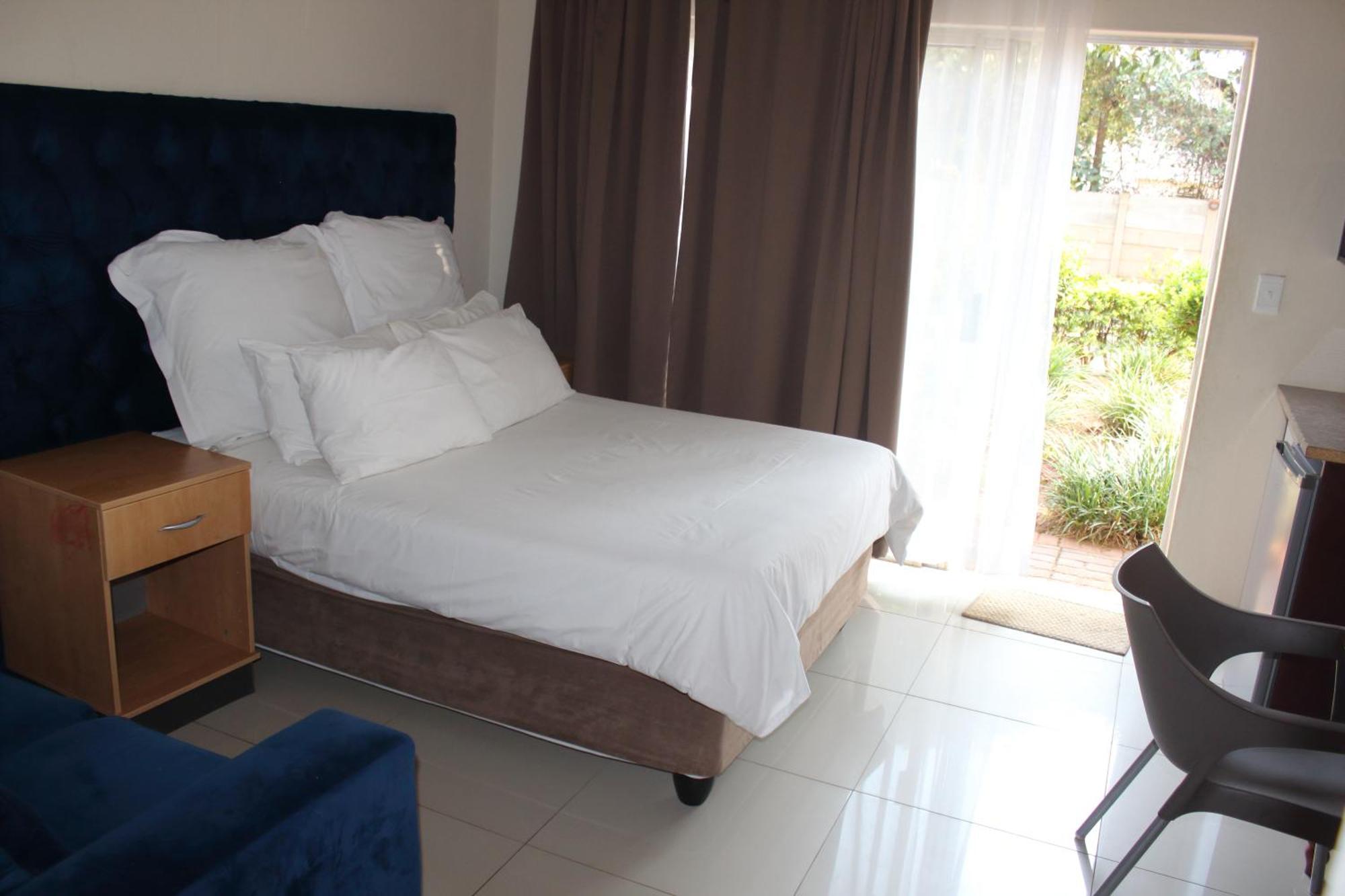Purple Olive Guest House Преторія Екстер'єр фото