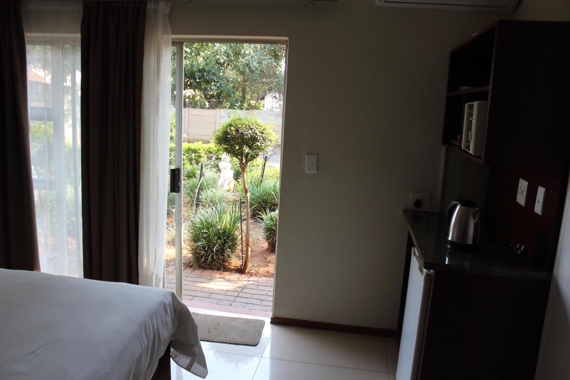 Purple Olive Guest House Преторія Екстер'єр фото