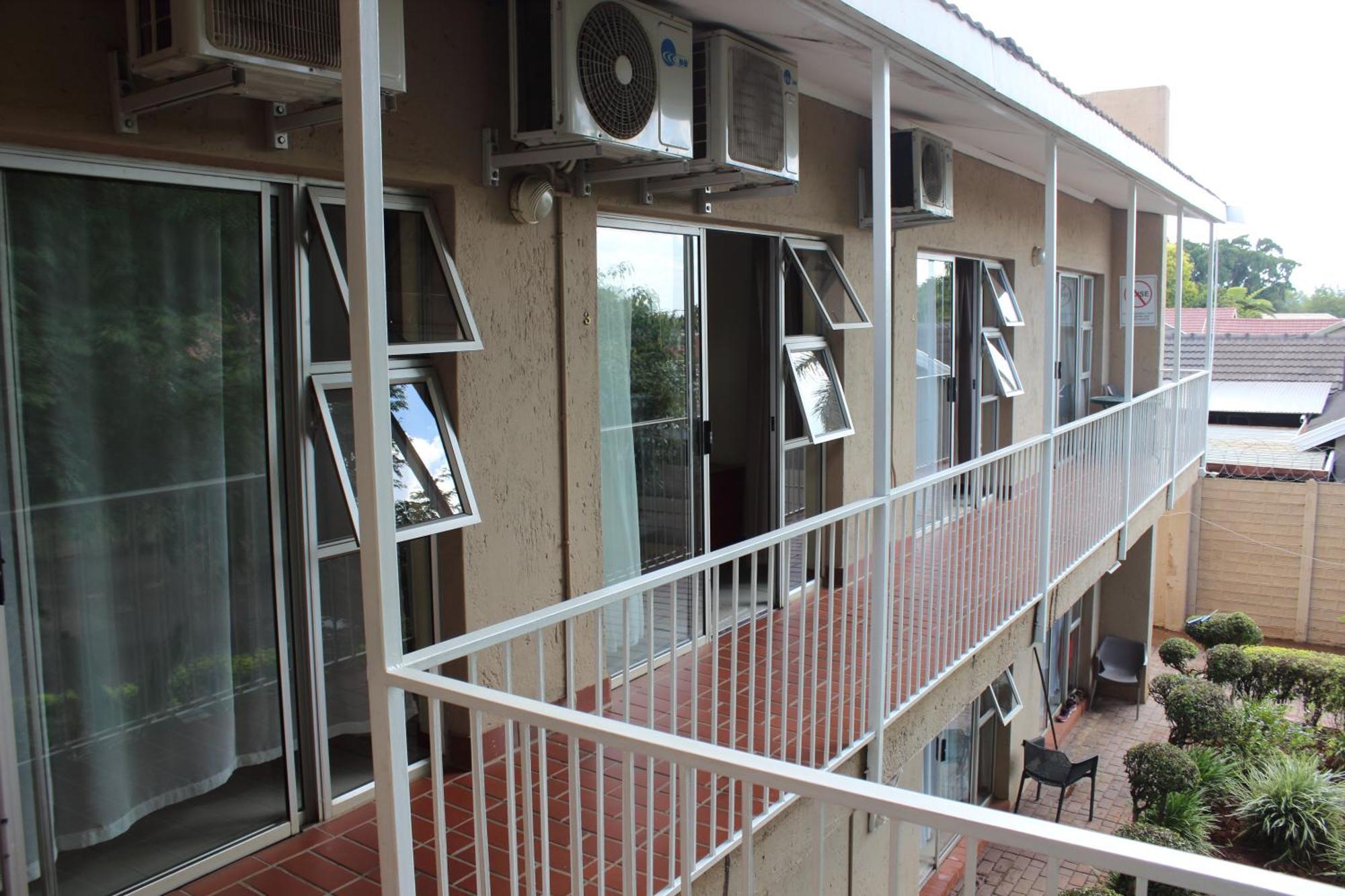Purple Olive Guest House Преторія Екстер'єр фото