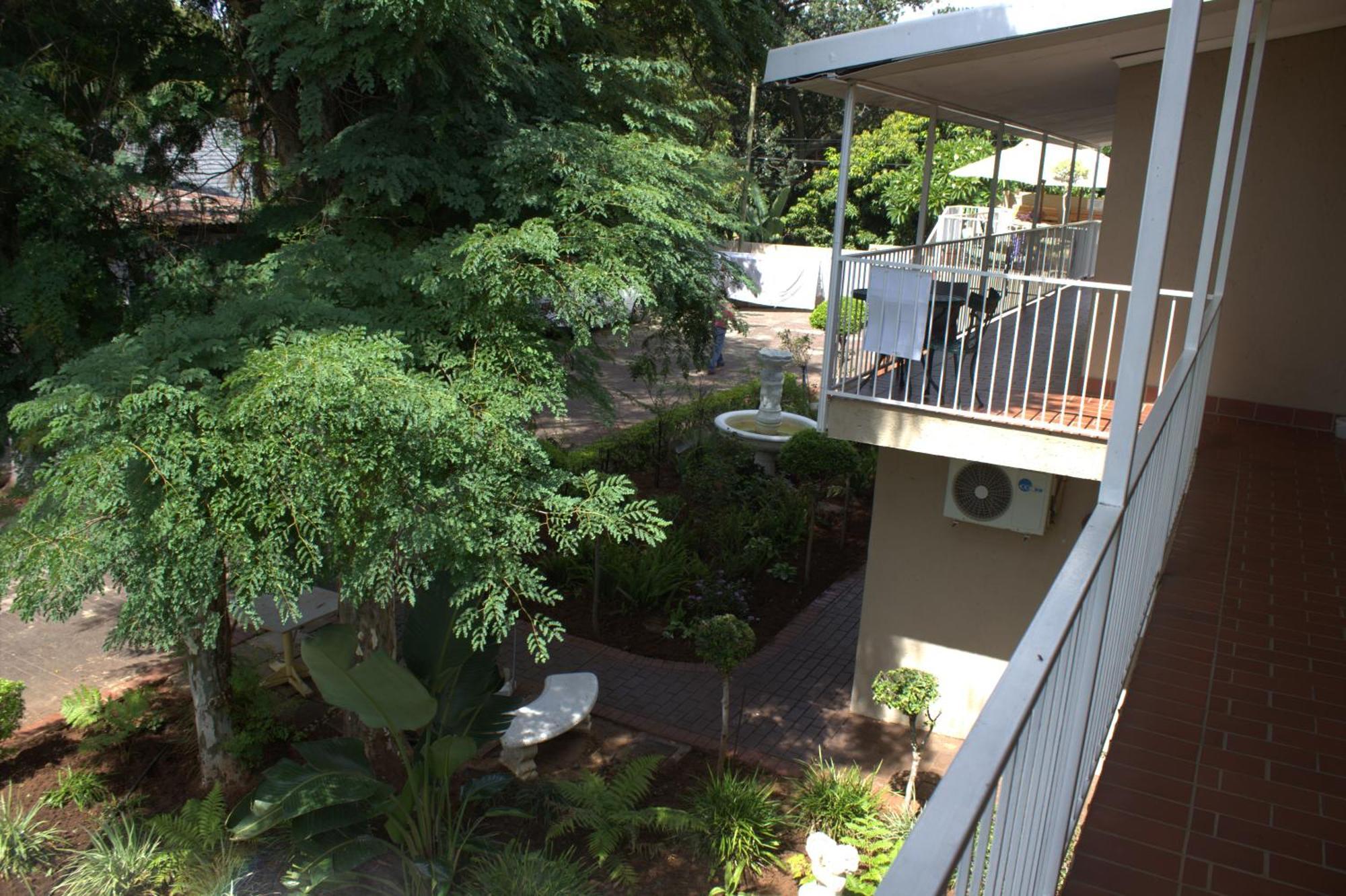 Purple Olive Guest House Преторія Екстер'єр фото