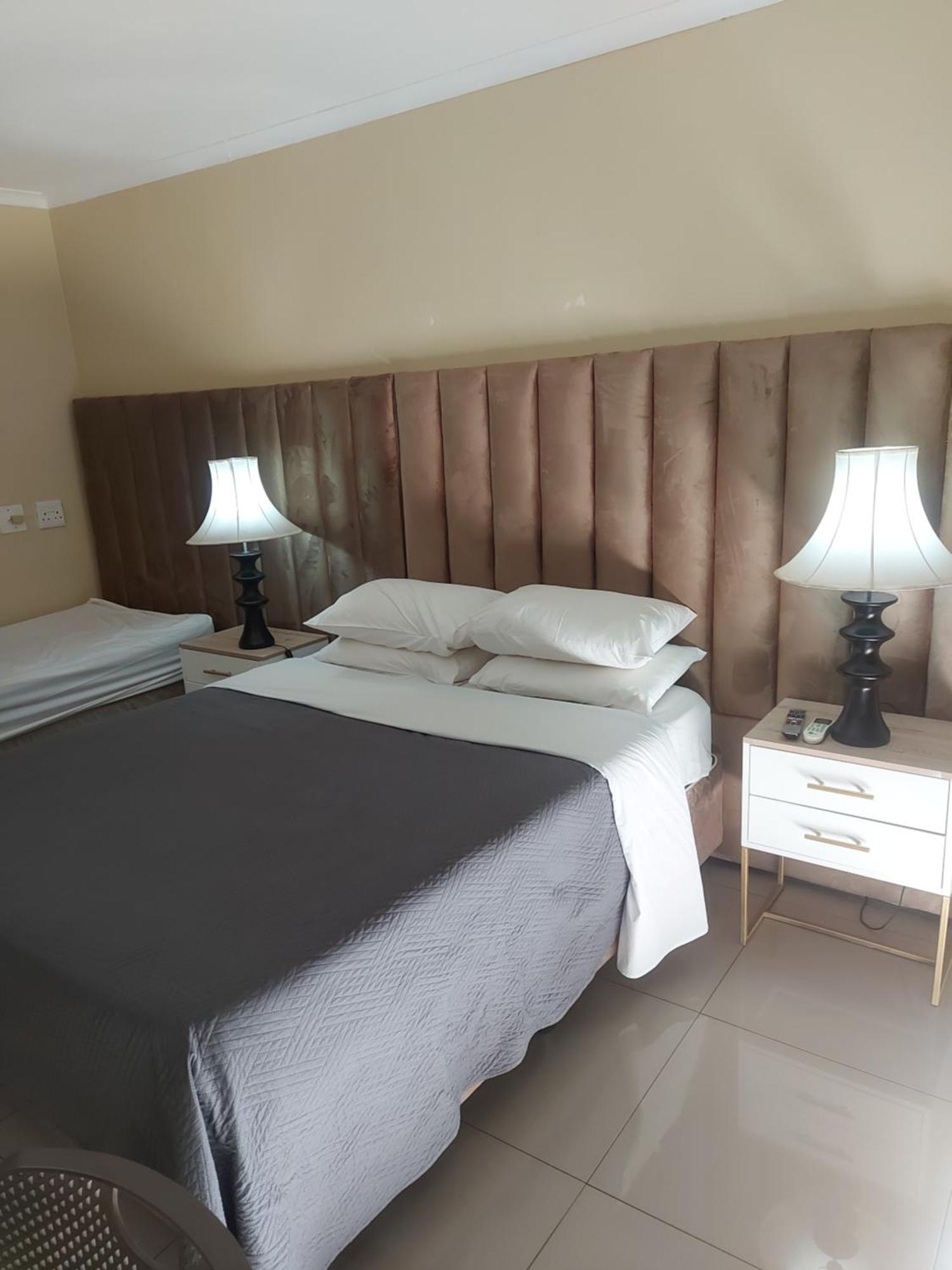 Purple Olive Guest House Преторія Екстер'єр фото