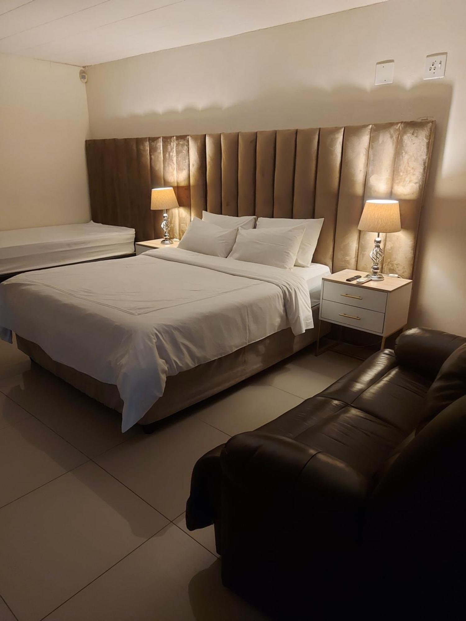 Purple Olive Guest House Преторія Екстер'єр фото